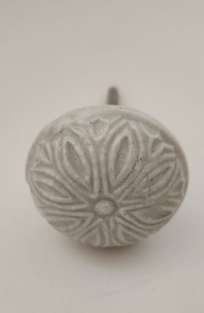 Cream porcelain knob